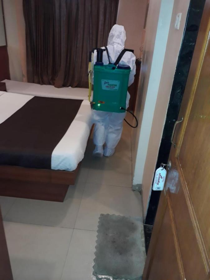Lucky Hotel Goregaon Bombay Eksteriør billede