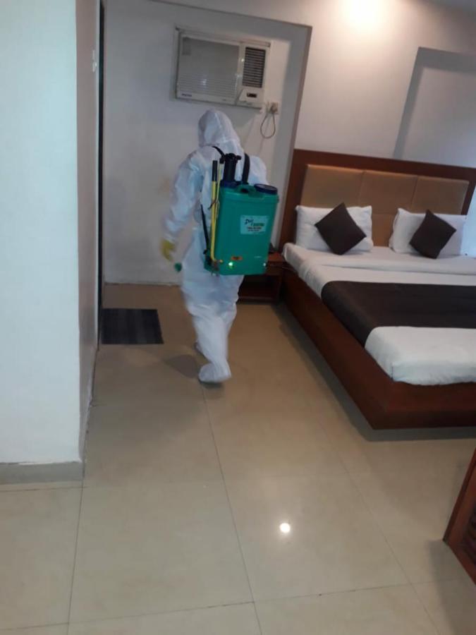 Lucky Hotel Goregaon Bombay Eksteriør billede