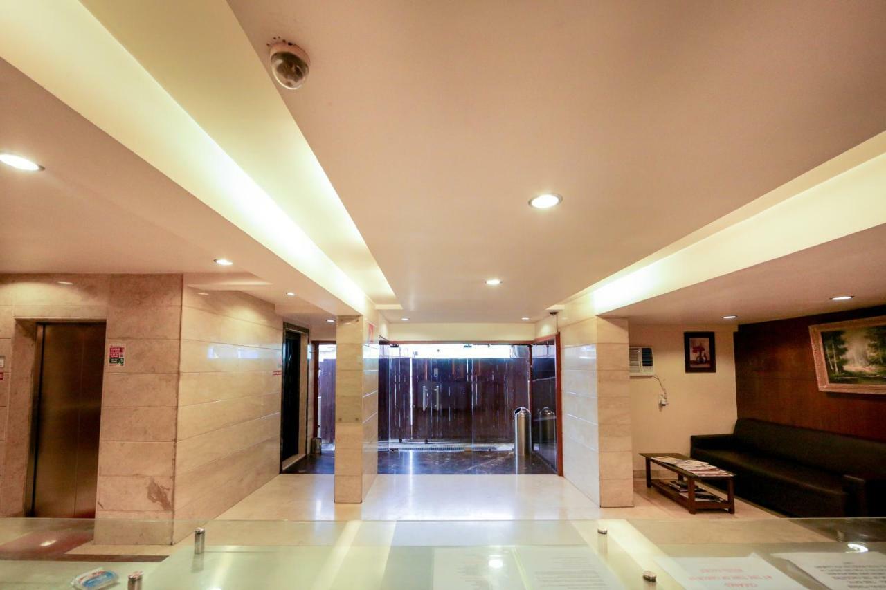 Lucky Hotel Goregaon Bombay Eksteriør billede
