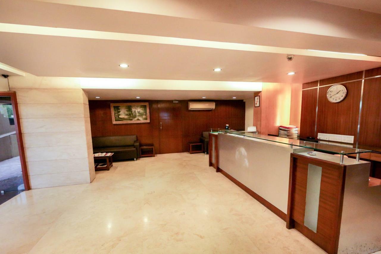Lucky Hotel Goregaon Bombay Eksteriør billede