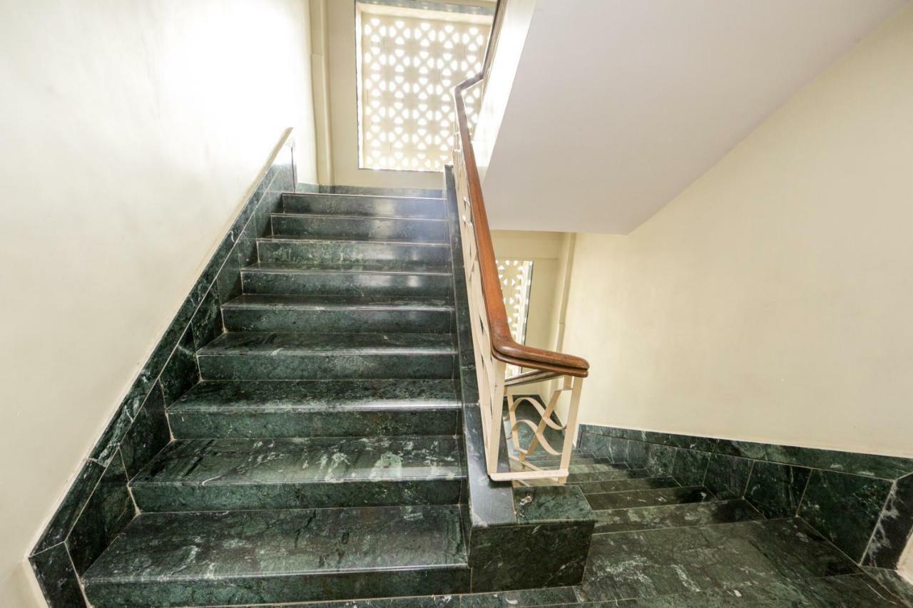 Lucky Hotel Goregaon Bombay Eksteriør billede