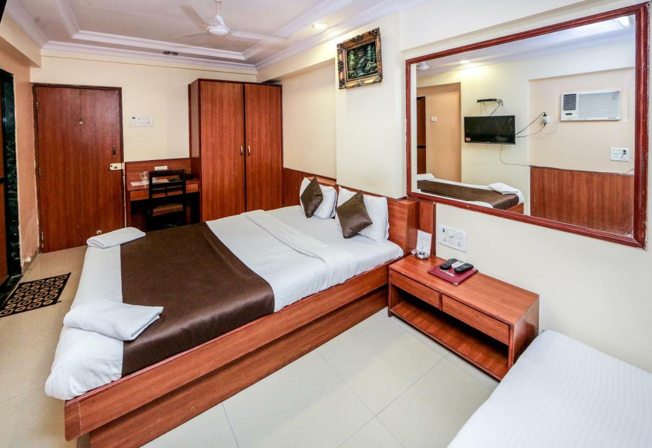 Lucky Hotel Goregaon Bombay Eksteriør billede