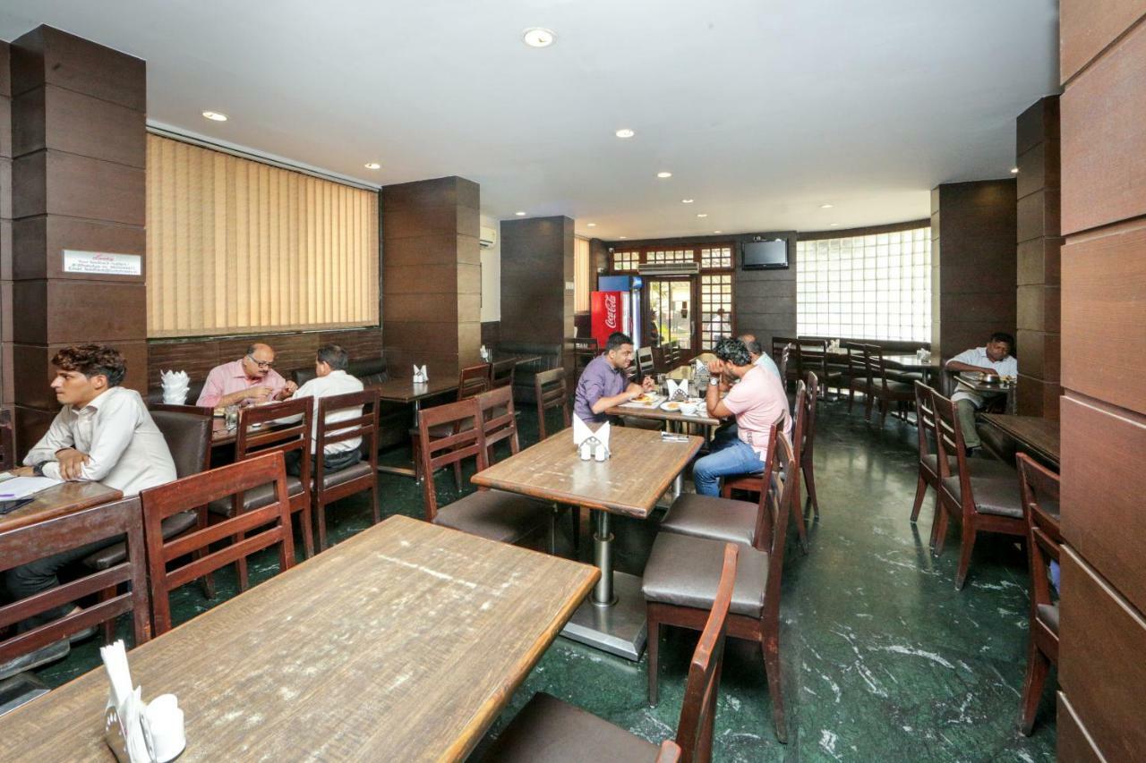 Lucky Hotel Goregaon Bombay Eksteriør billede