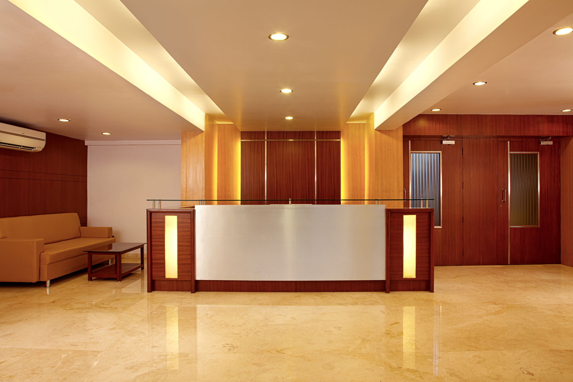 Lucky Hotel Goregaon Bombay Eksteriør billede