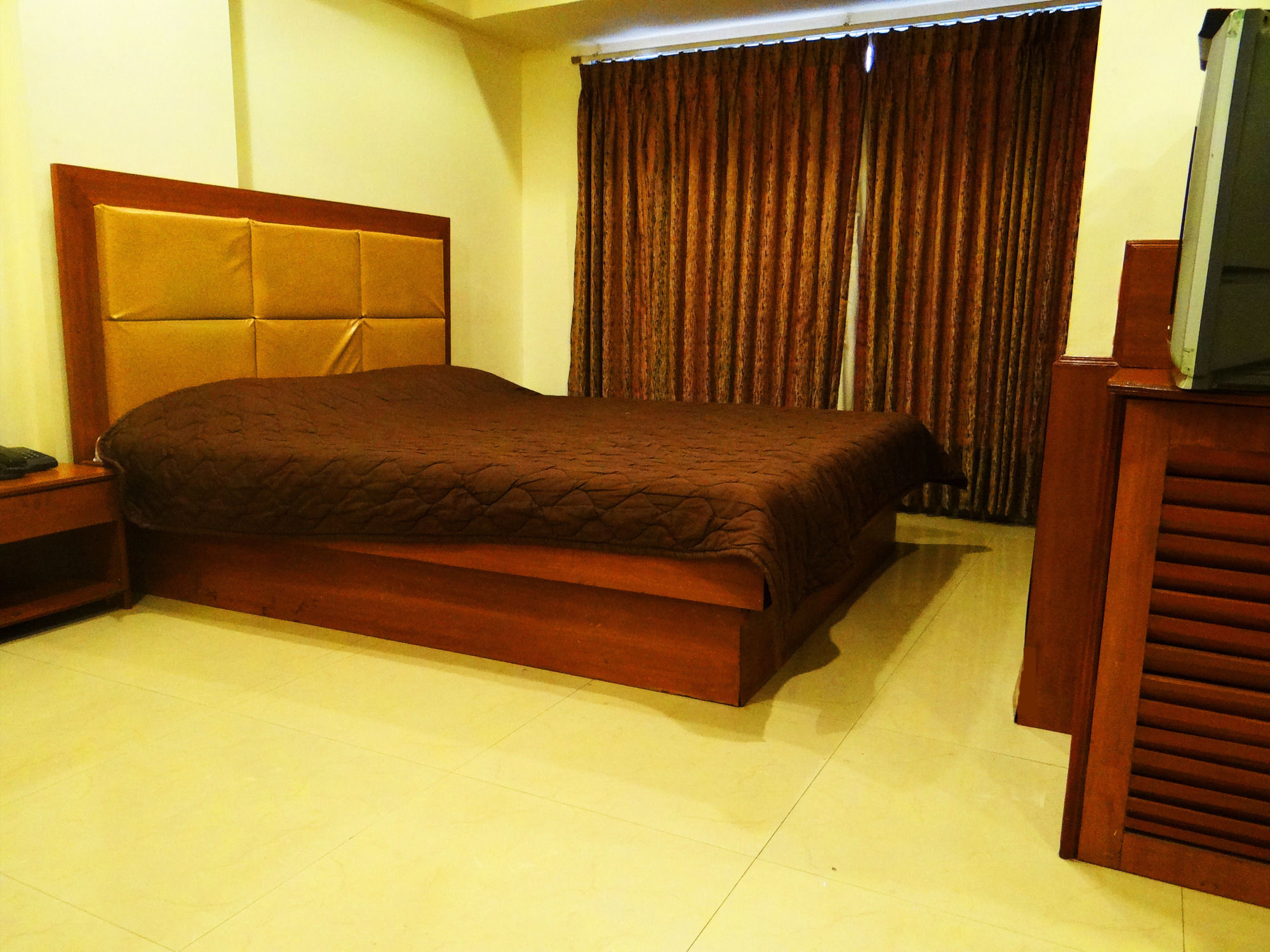 Lucky Hotel Goregaon Bombay Eksteriør billede