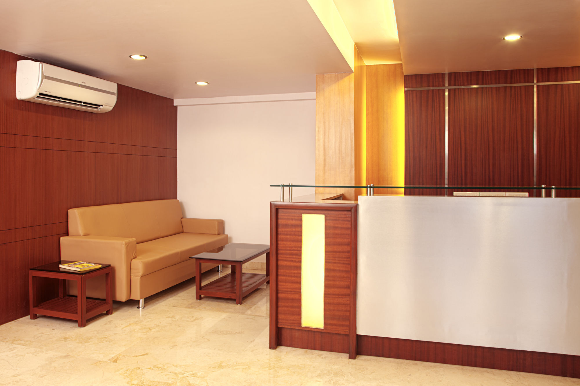 Lucky Hotel Goregaon Bombay Eksteriør billede