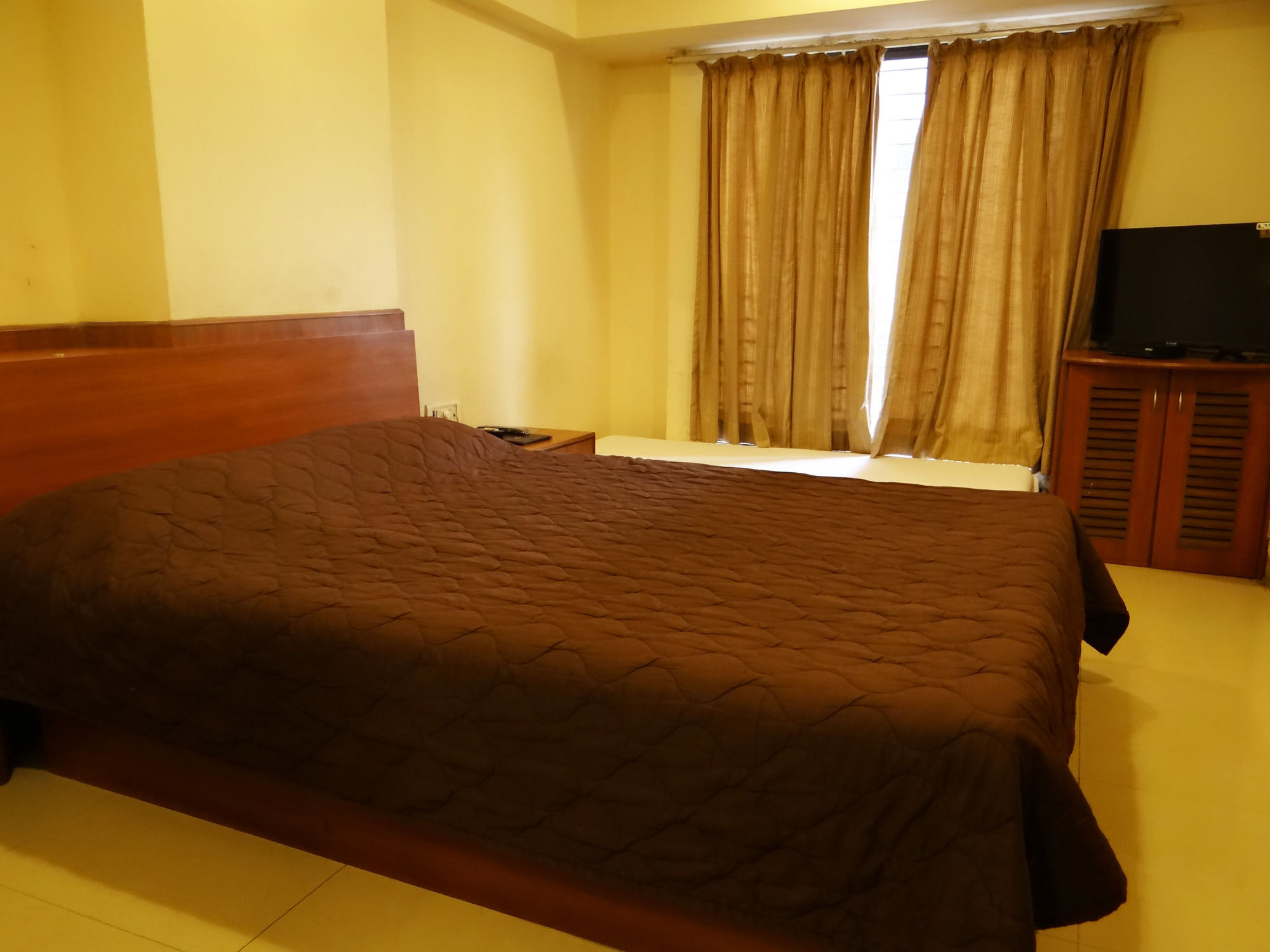 Lucky Hotel Goregaon Bombay Eksteriør billede
