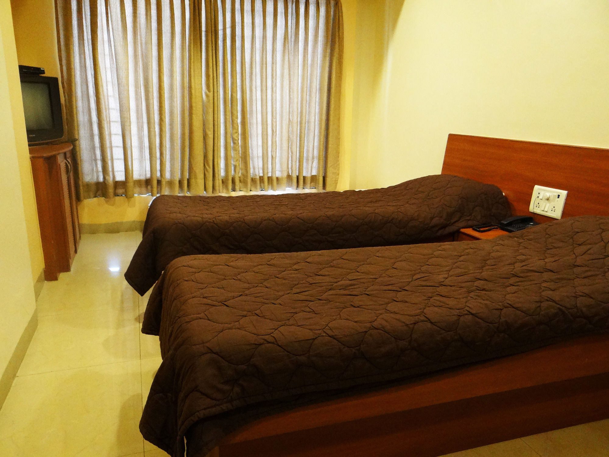 Lucky Hotel Goregaon Bombay Eksteriør billede